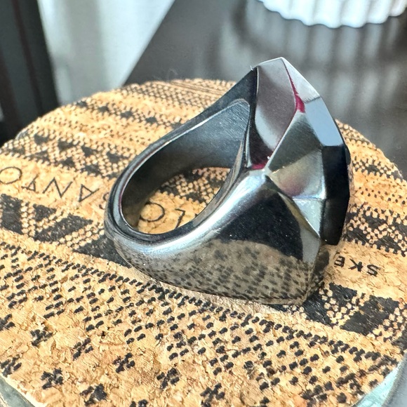 Gunmetal Grey Diamond Cut Metal Ring - Picture 5 of 8